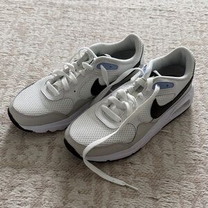 Nike Women's White and Black Sneakers